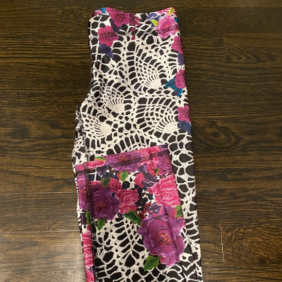 3 pairs of Terez leggings - Picture 3 of 4